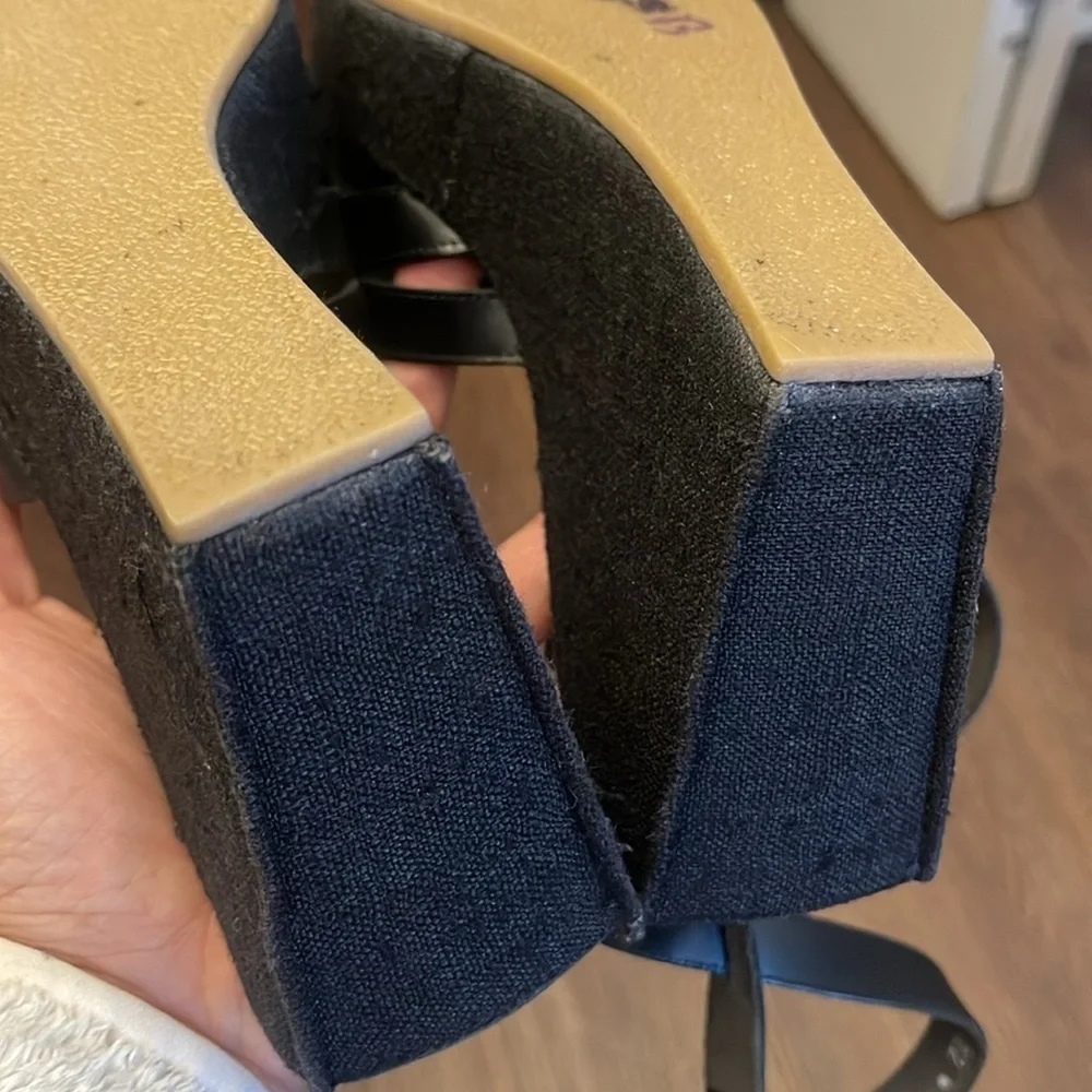 Robert Clergerie cross ankle